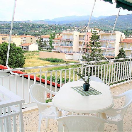 Mondo Cosseri Akrata Appartement Buitenkant foto