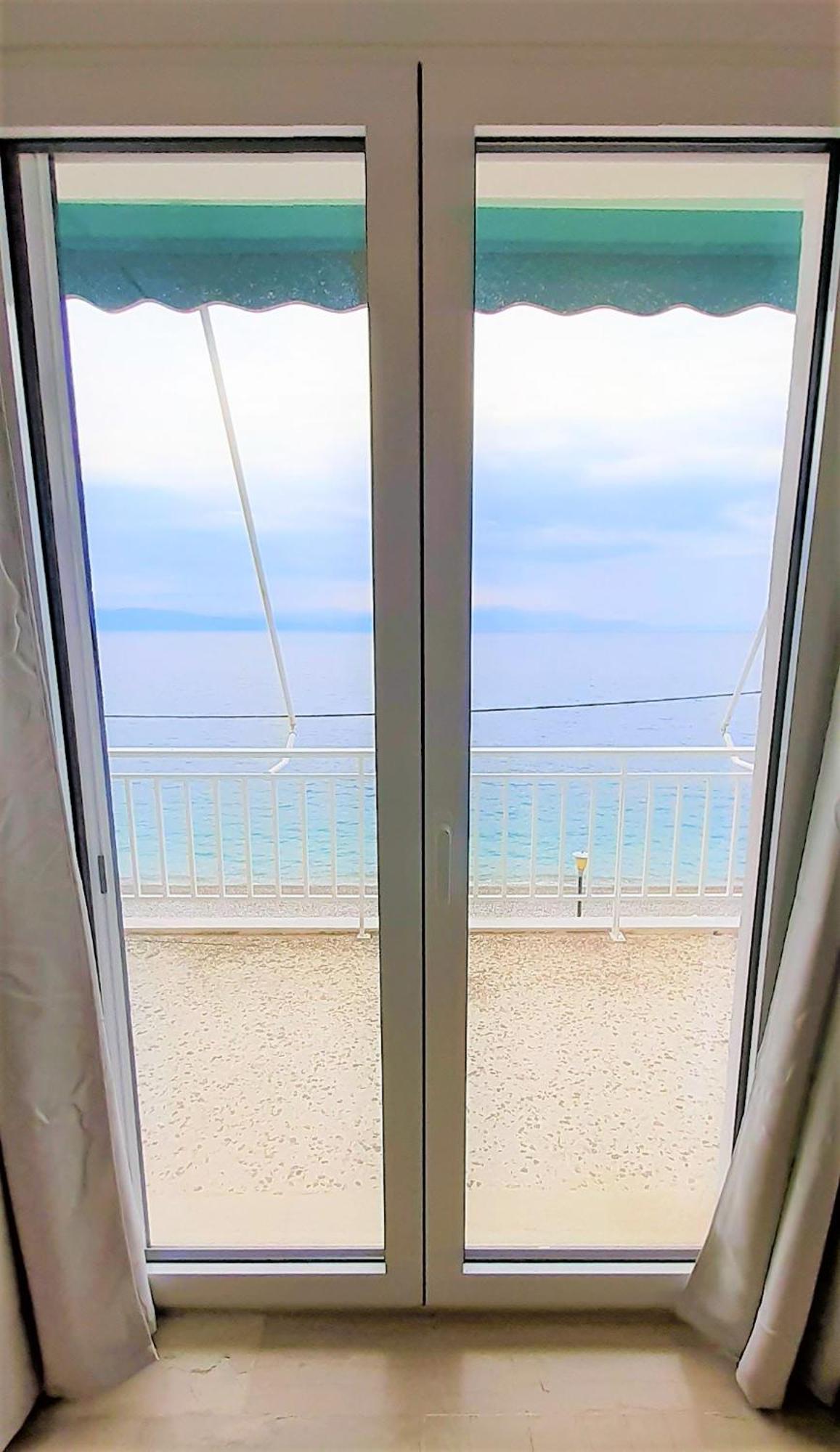 Mondo Cosseri Akrata Appartement Buitenkant foto