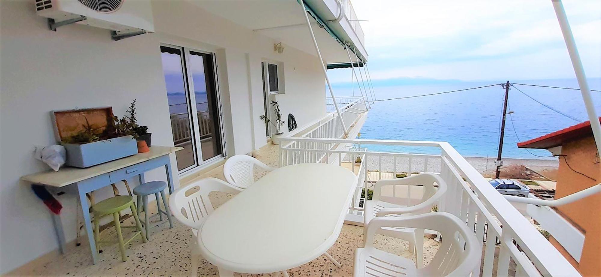 Mondo Cosseri Akrata Appartement Buitenkant foto