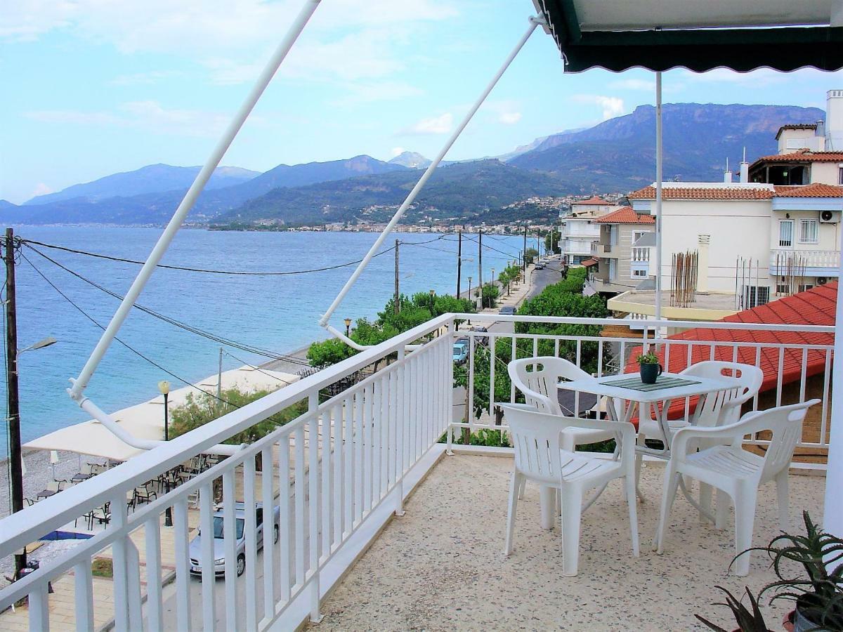 Mondo Cosseri Akrata Appartement Buitenkant foto