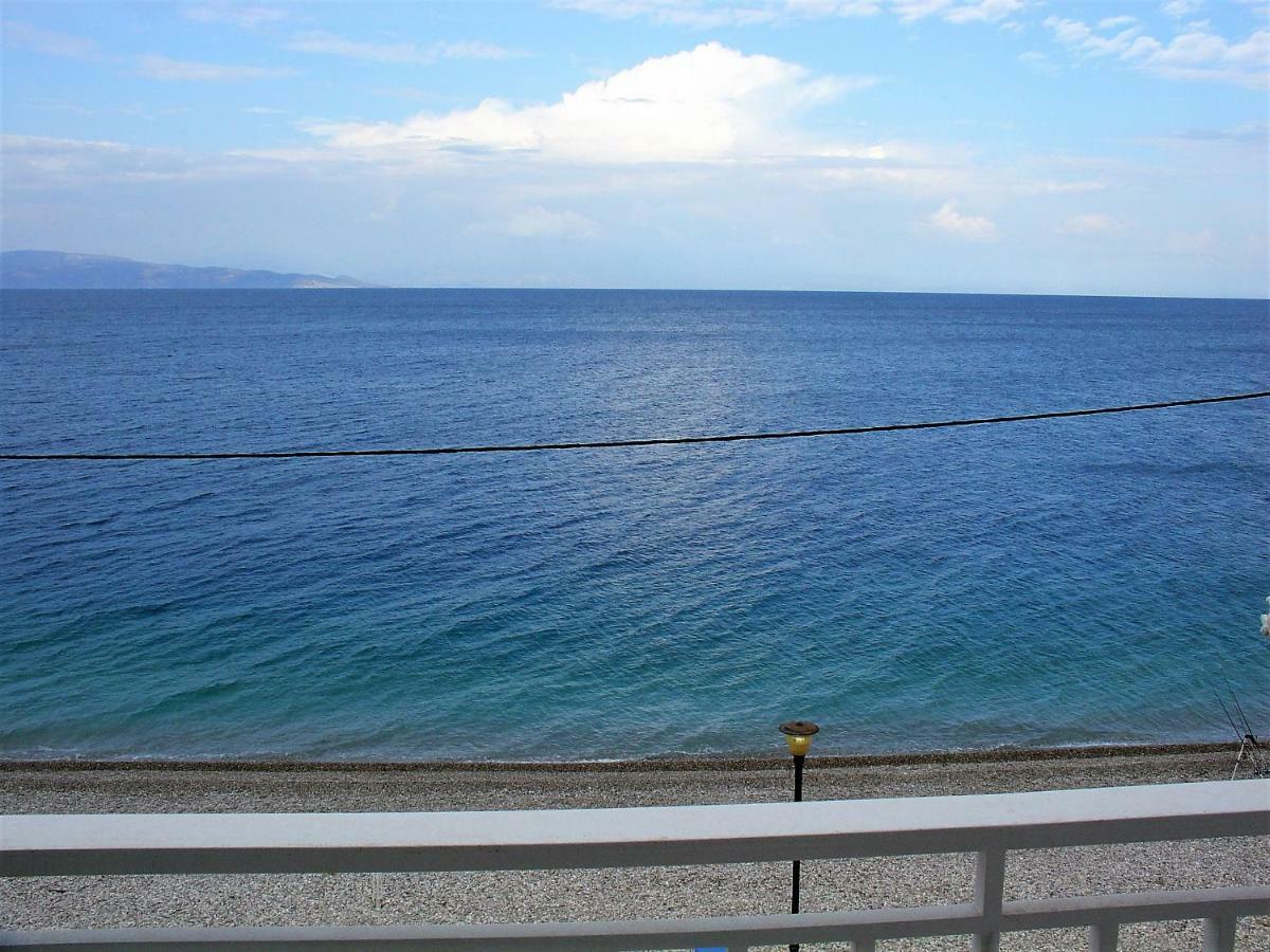 Mondo Cosseri Akrata Appartement Buitenkant foto