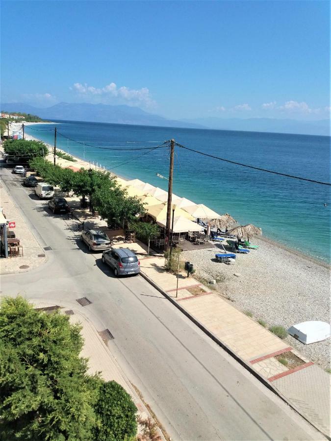 Mondo Cosseri Akrata Appartement Buitenkant foto